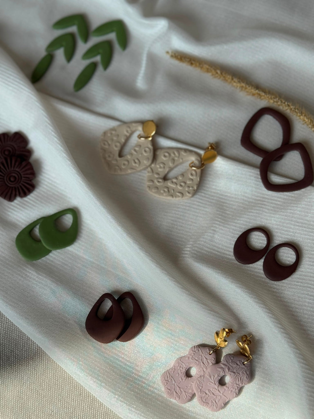 Hoe ga je om met polymeerklei sieraden