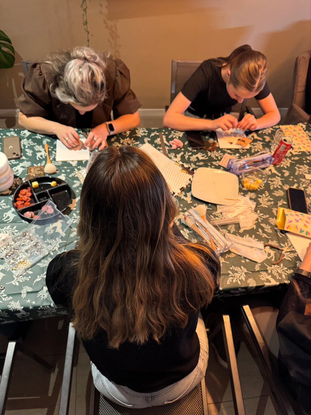 Maak je eigen sieraden van polymeerklei