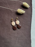 Lyan bruin met bloemen